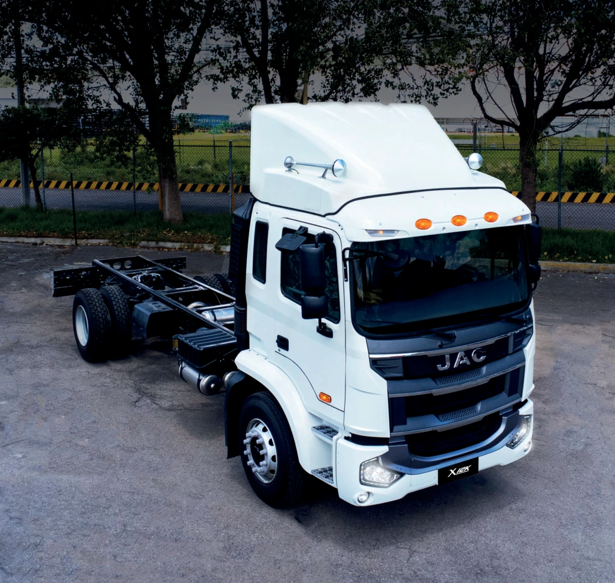 JAC X12000